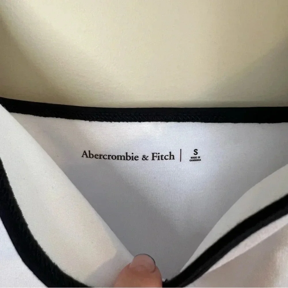 NWT ABERCROMBIE White & Black Ponte Sweetheart Cropped Top S